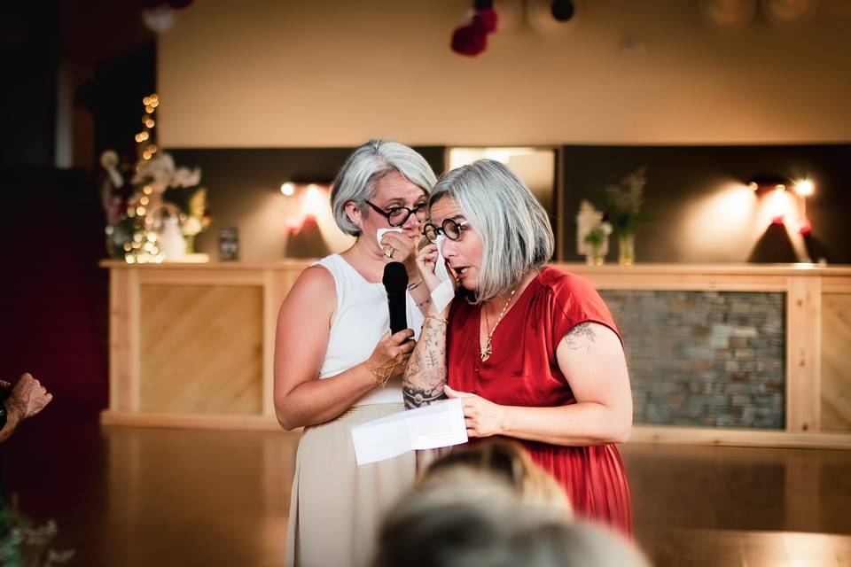 Soeurs en larmes émotions