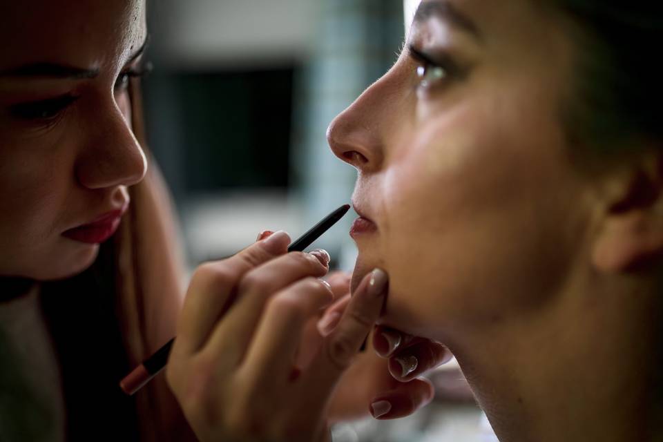 Détail maquillage mariée