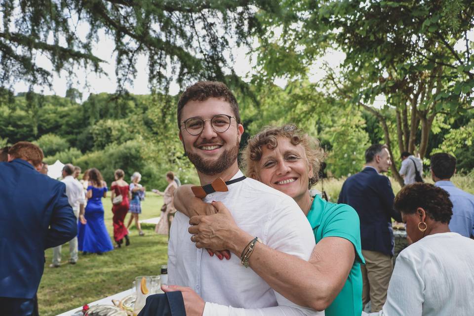 Câlin mère fils