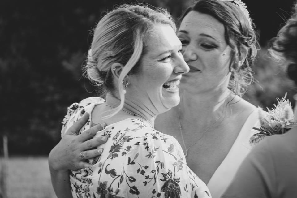 Mariée et soeur