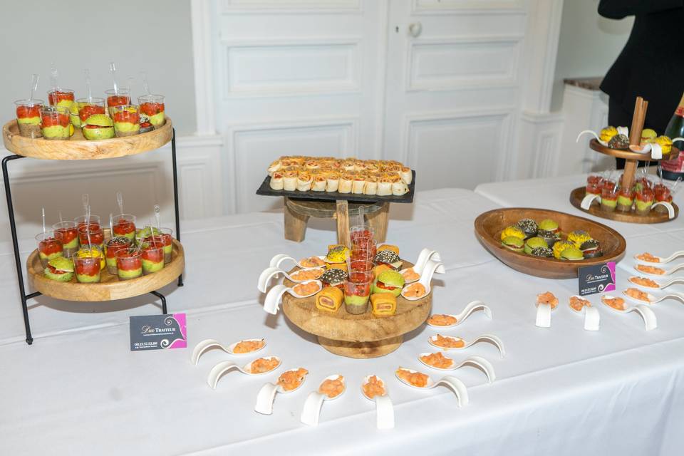 Buffet d_amuse-bouches et cuillères apéritives