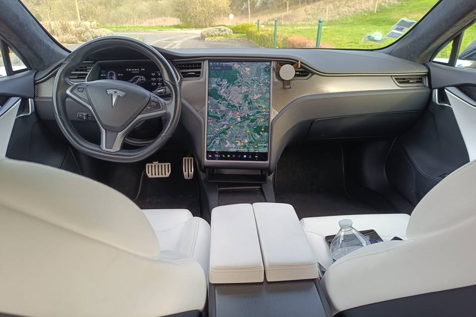 Intérieur berline tesla S perf