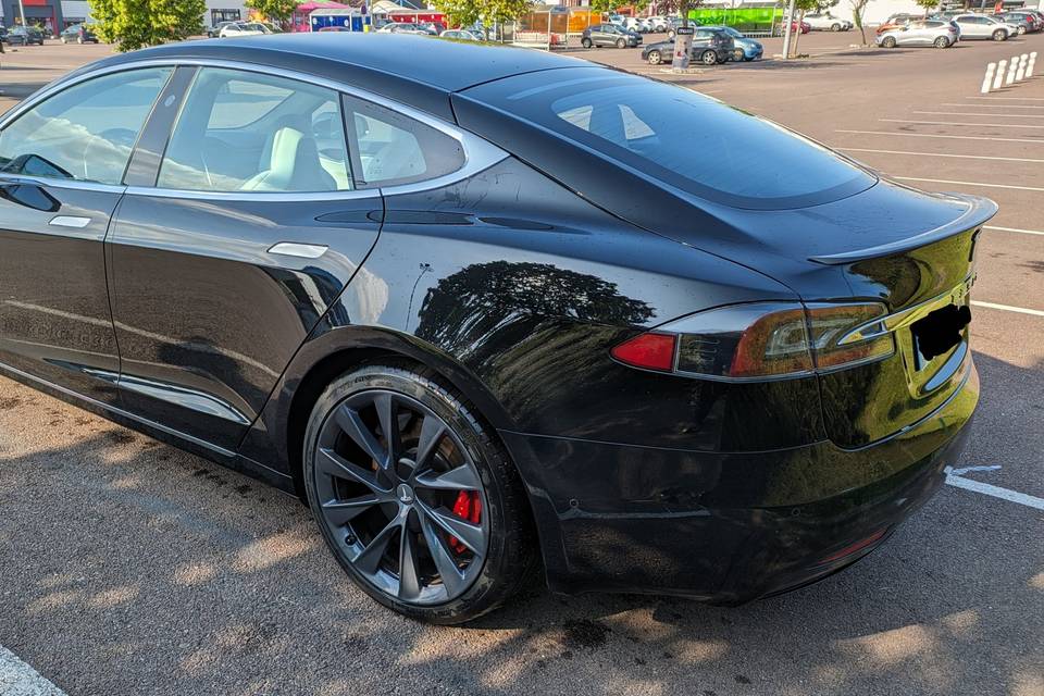 Ar berline tesla S Perf