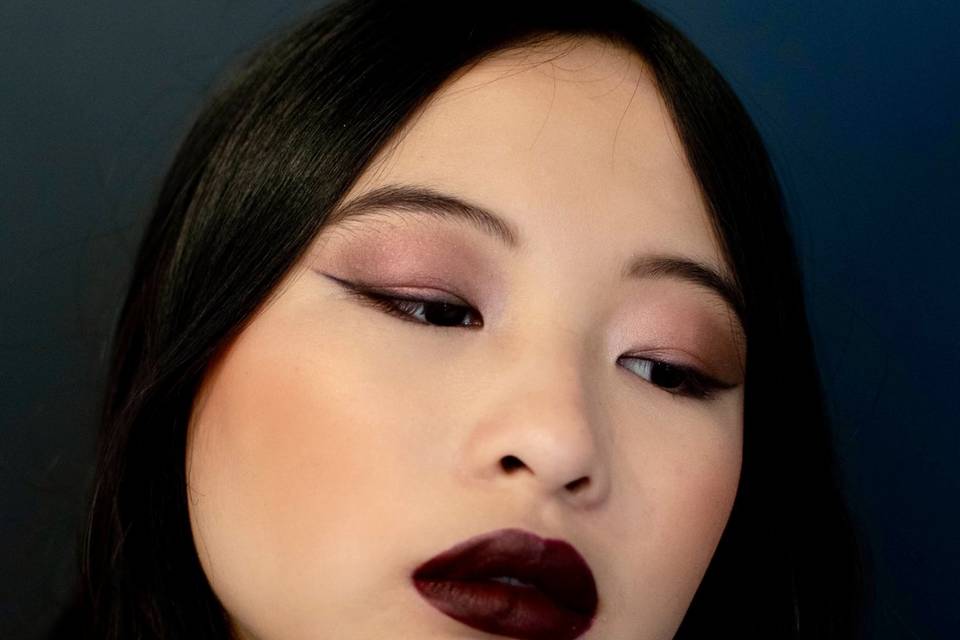 Makeup foncé asiatique