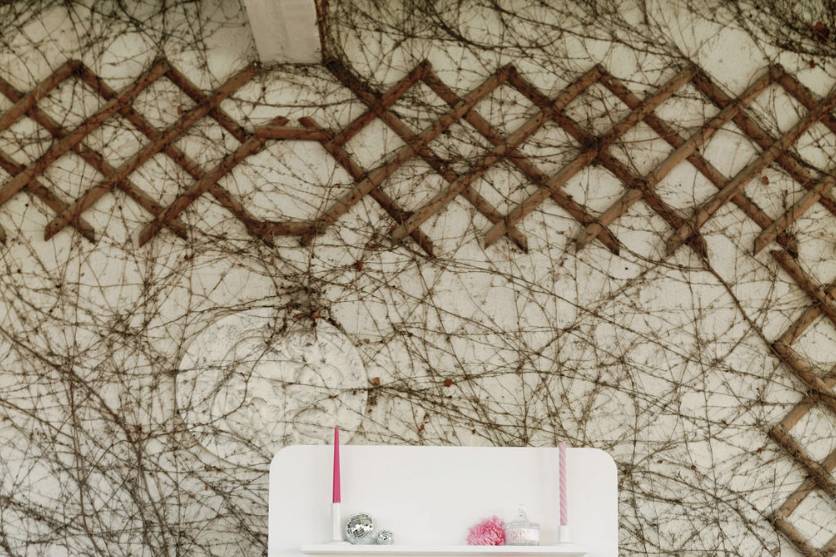 Backdrop à étagères blanc