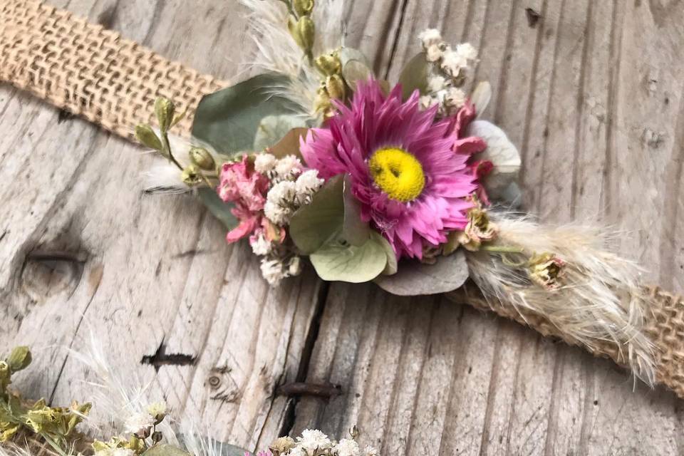 Bracelets en fleurs séchées