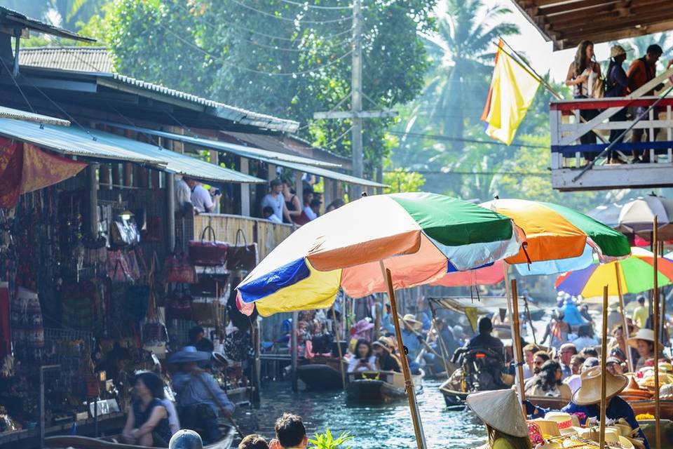 Marché flottant en Thaïlande