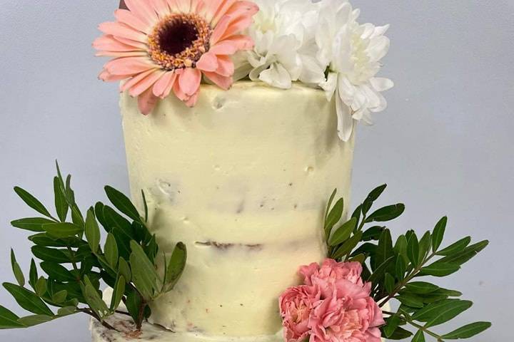 Nude cake