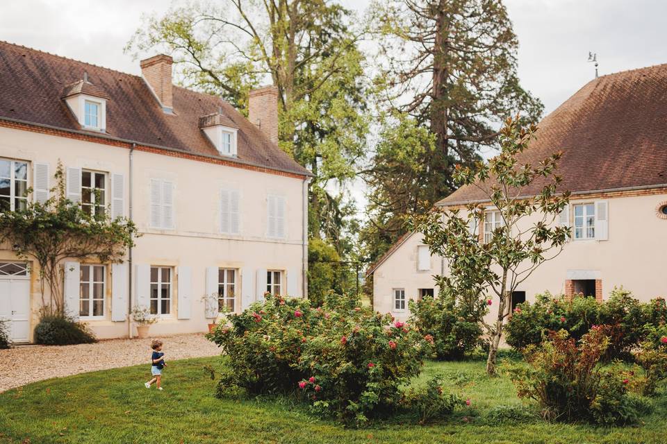 La cour de la maison ©Renaud J