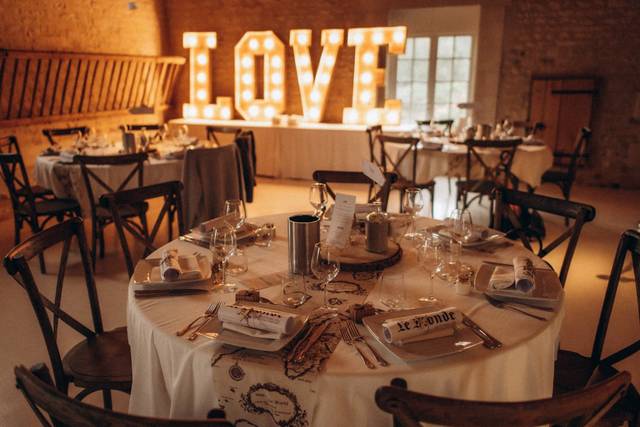 Lettres lumineuses en bois