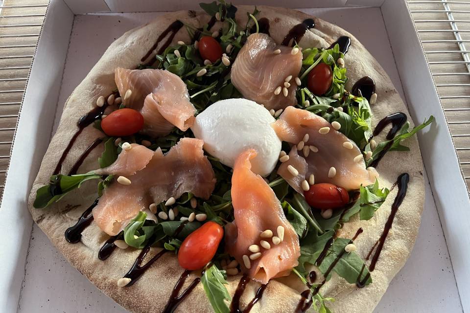 Pizz froide au saumon fumé