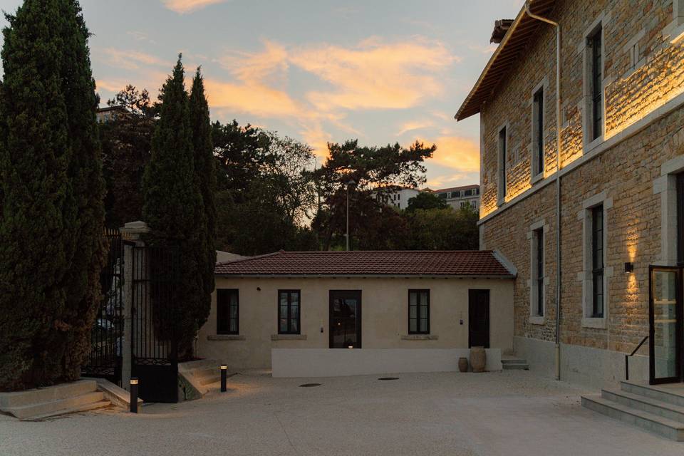 Façade