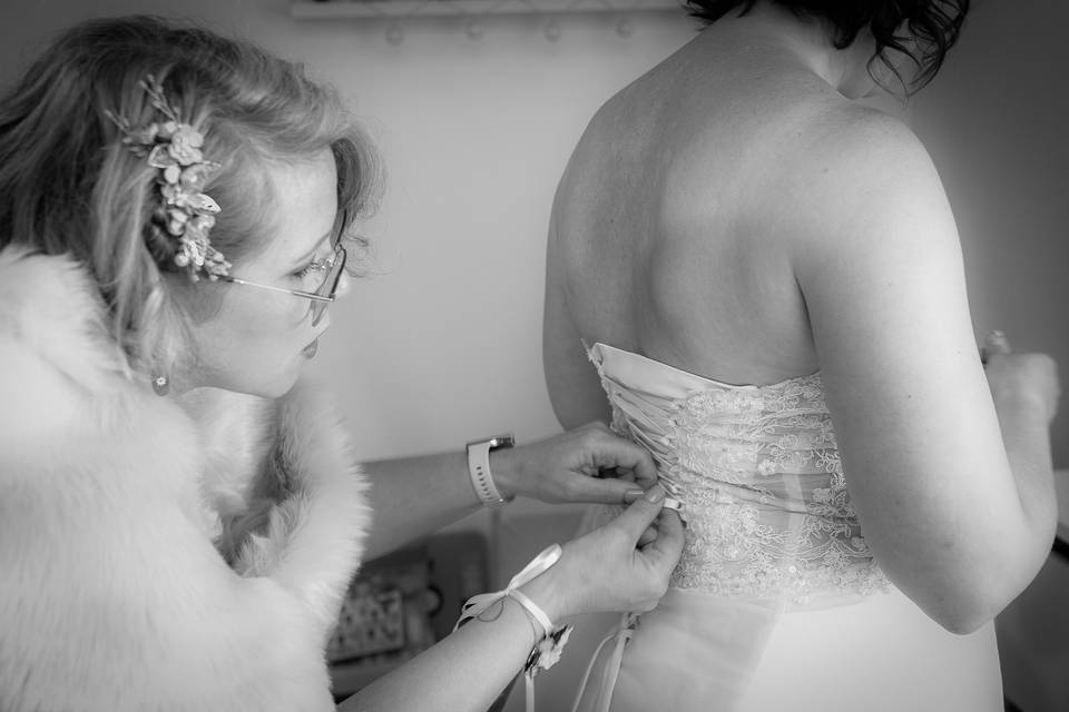 Habillage de la mariée à Lens