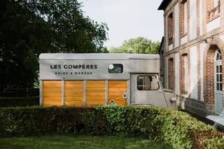 Les Compères