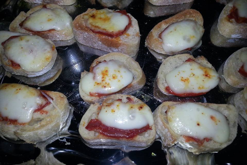 Crostini raclette et chorizo