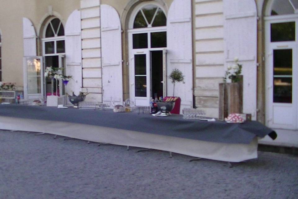 Apéritif dans la cour