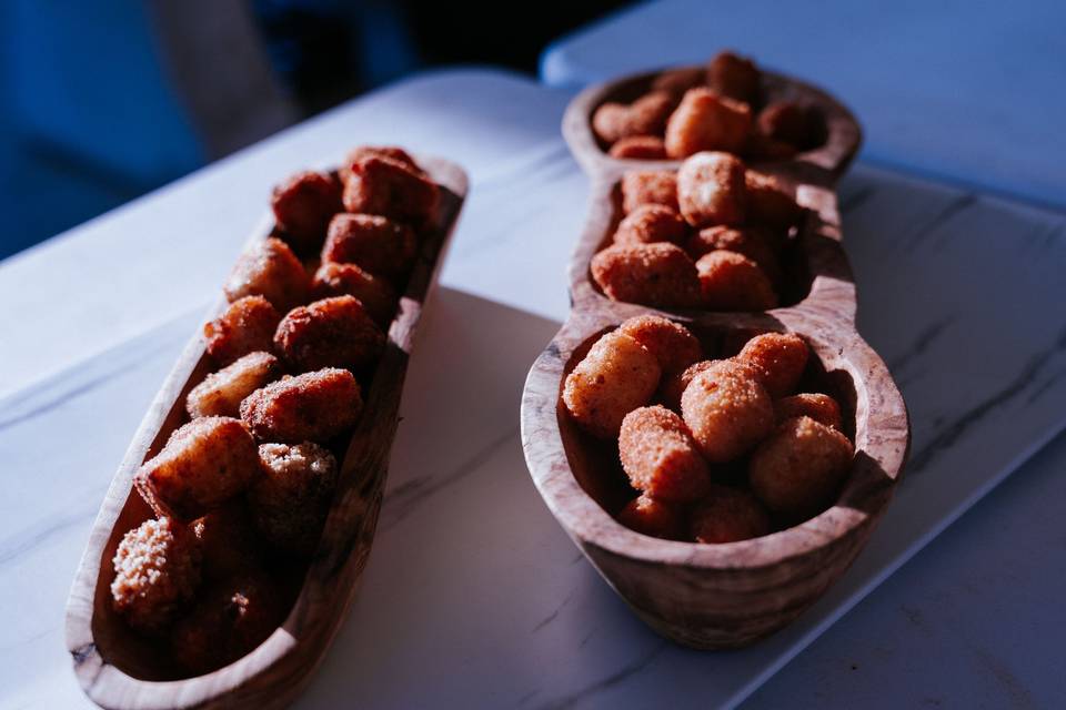 detail_canapes_croutees_bois