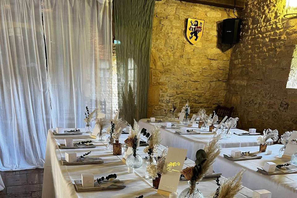 Table eucalyptus et doré