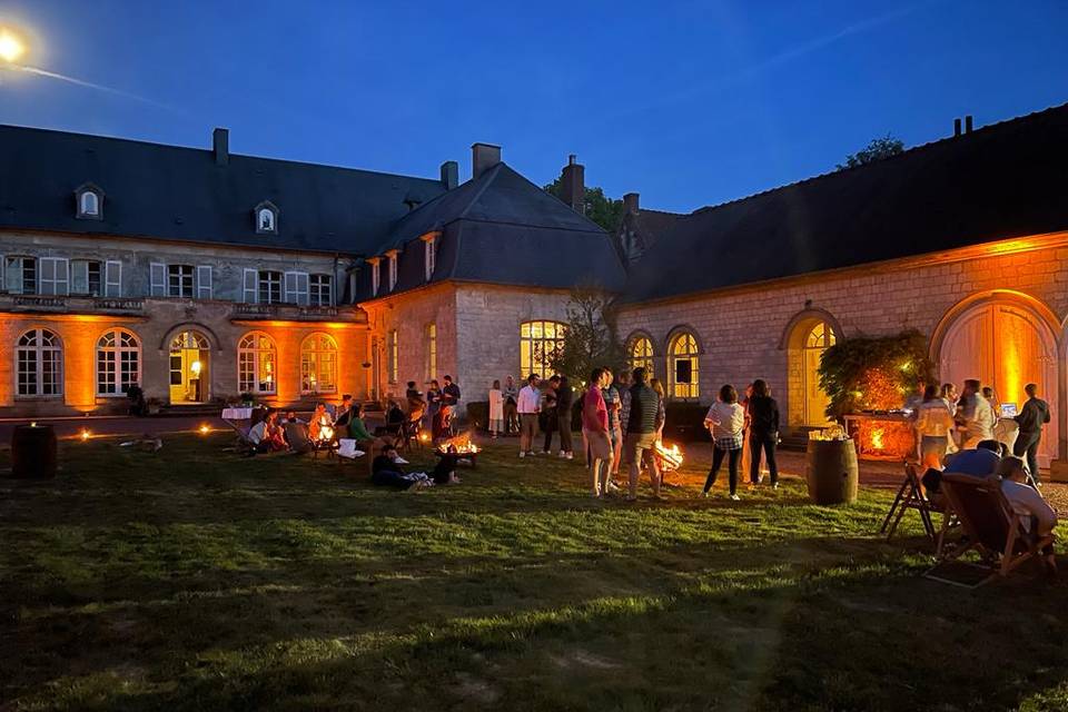 Cour principale de nuit