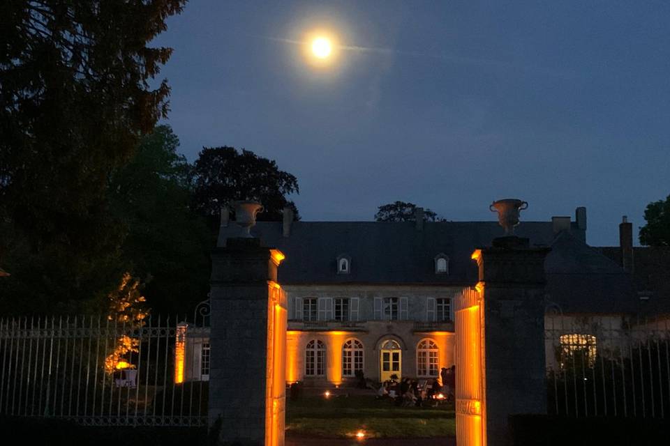 Cour principale de nuit