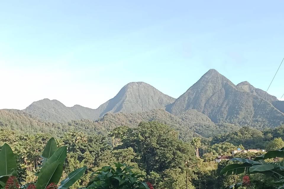 Vue sur les Pitons du Nord