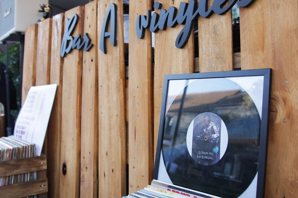 Bar a vinyles bois