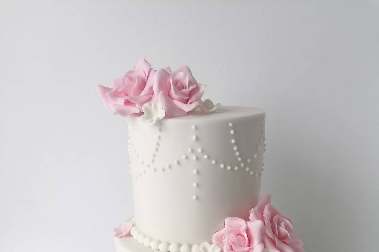 Wedding cake dentelle perles