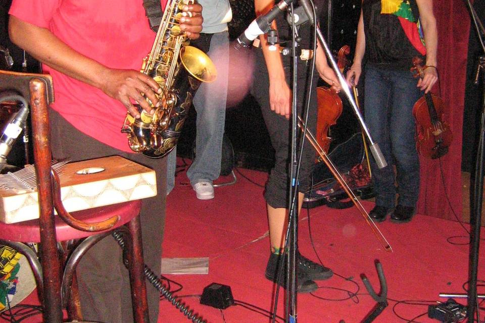 Afrobeat Roger Kom