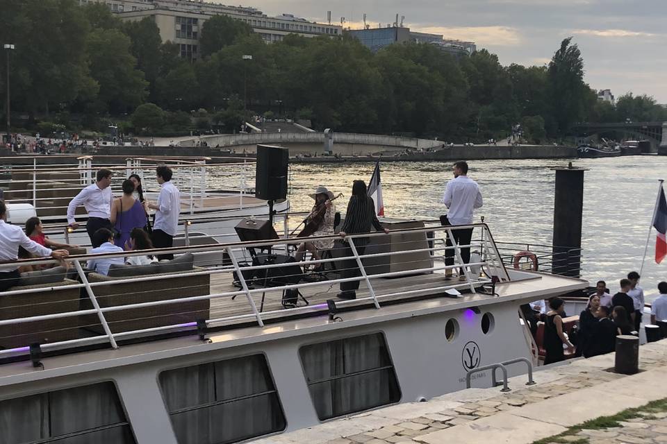 Mariage à Paris sur un Yacht