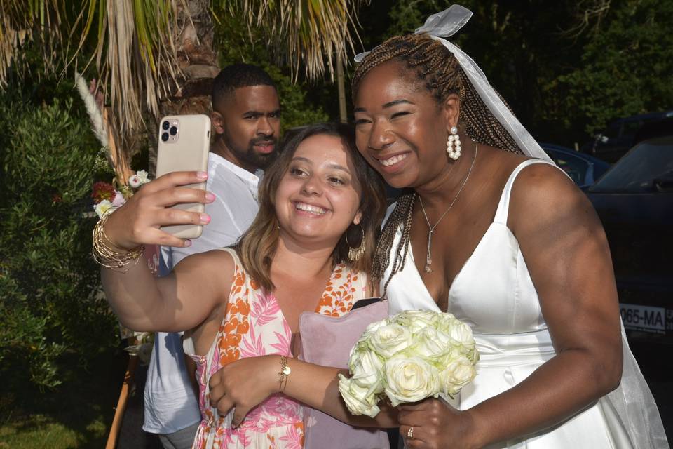 Selfie avec la mariée