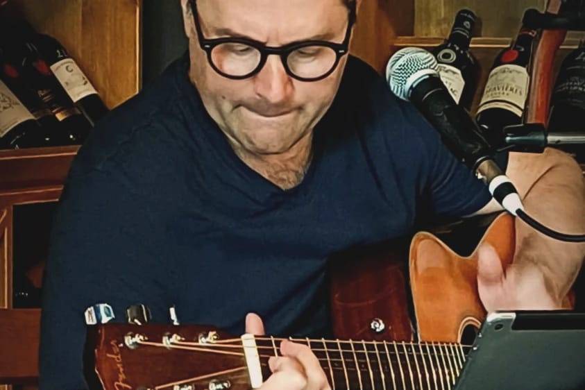Tom Lu présente FOLKLAND