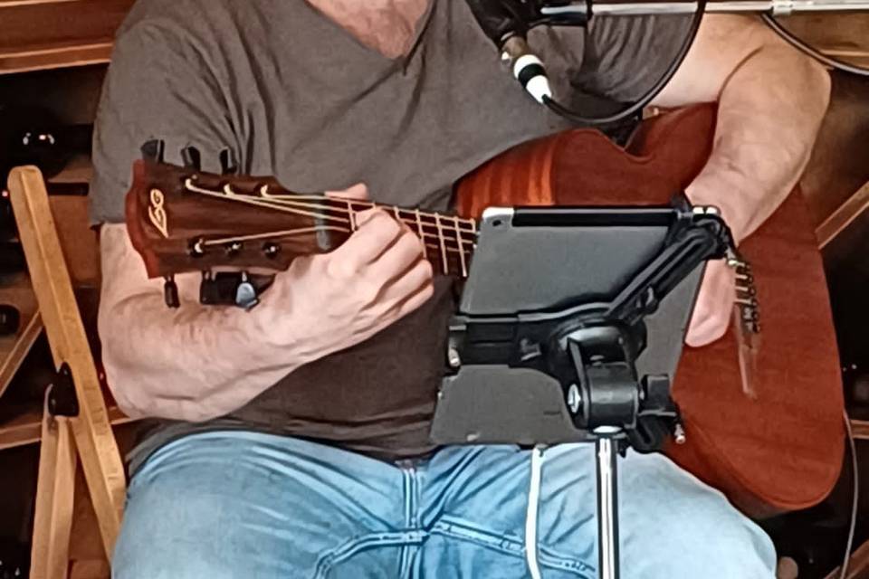 Tom Lu présente FOLKLAND