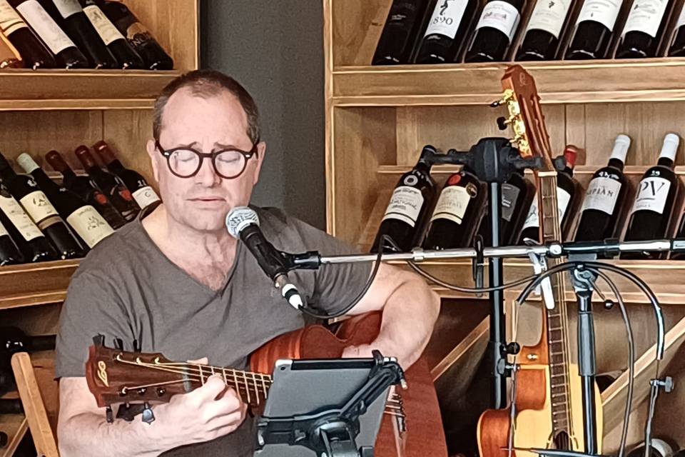 Tom Lu présente FOLKLAND