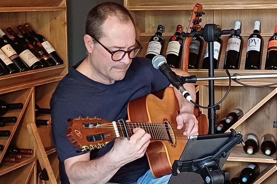 Tom Lu présente FOLKLAND