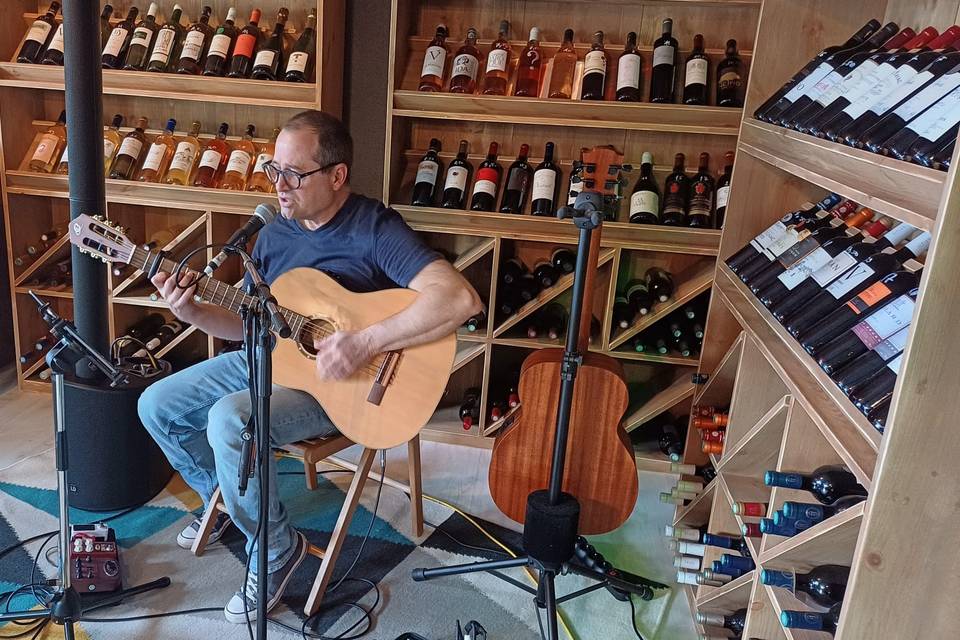 Tom Lu présente FOLKLAND