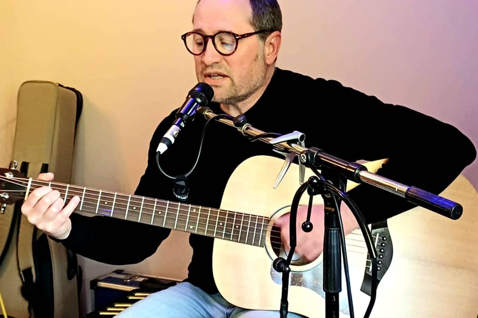 Tom Lu présente FOLKLAND