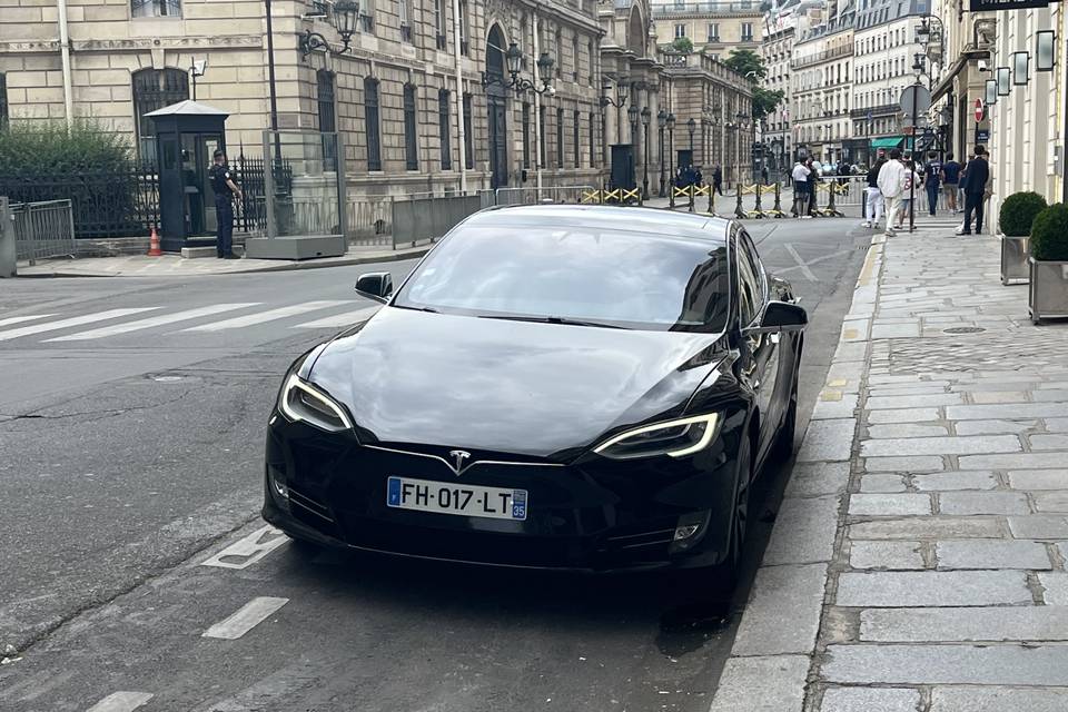 Tesla s