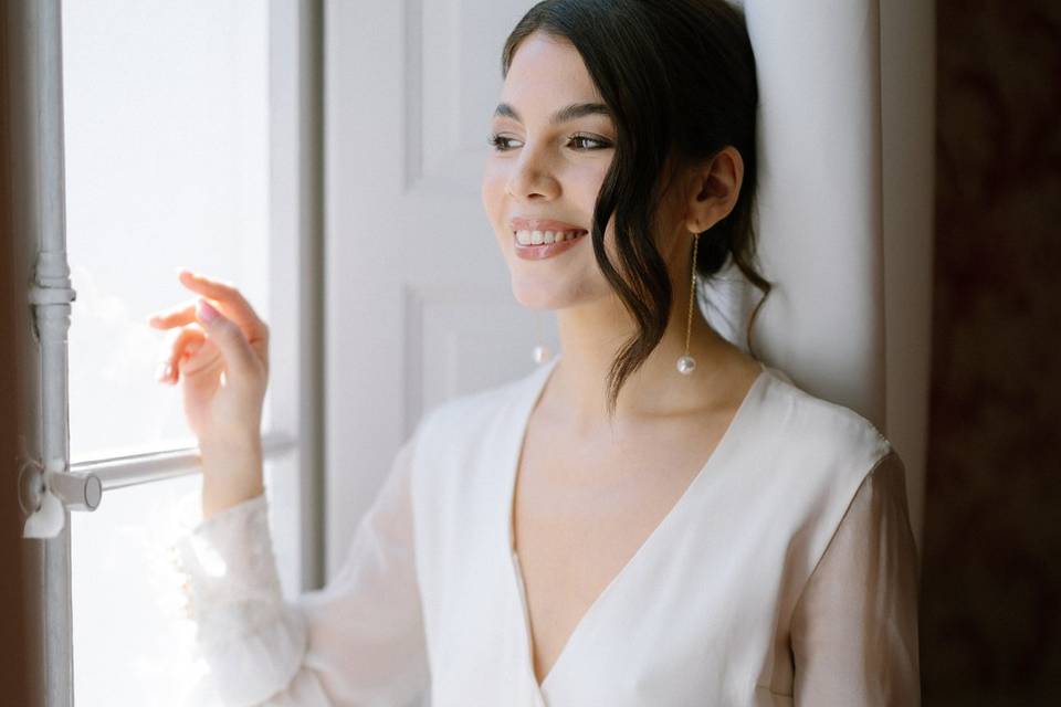 Soft glam bridal makeup