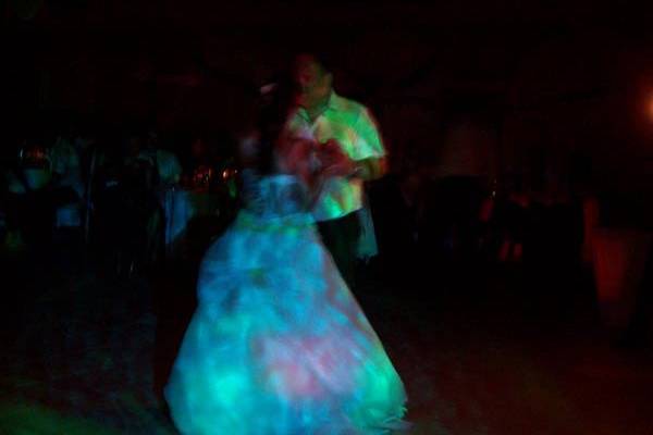 La danse des mariés en bleu
