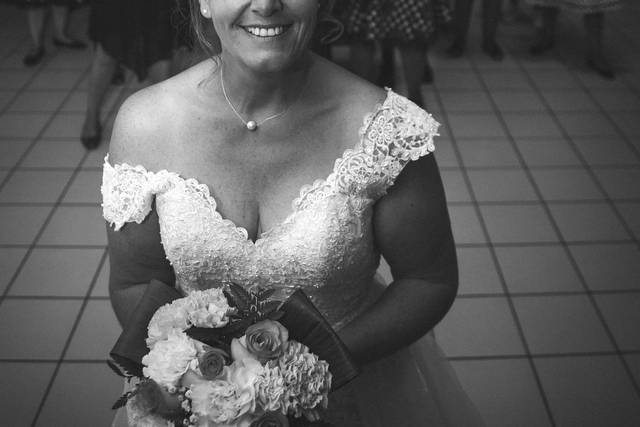Une mariée prête à lancer son