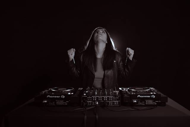 DJ Ana del Amor
