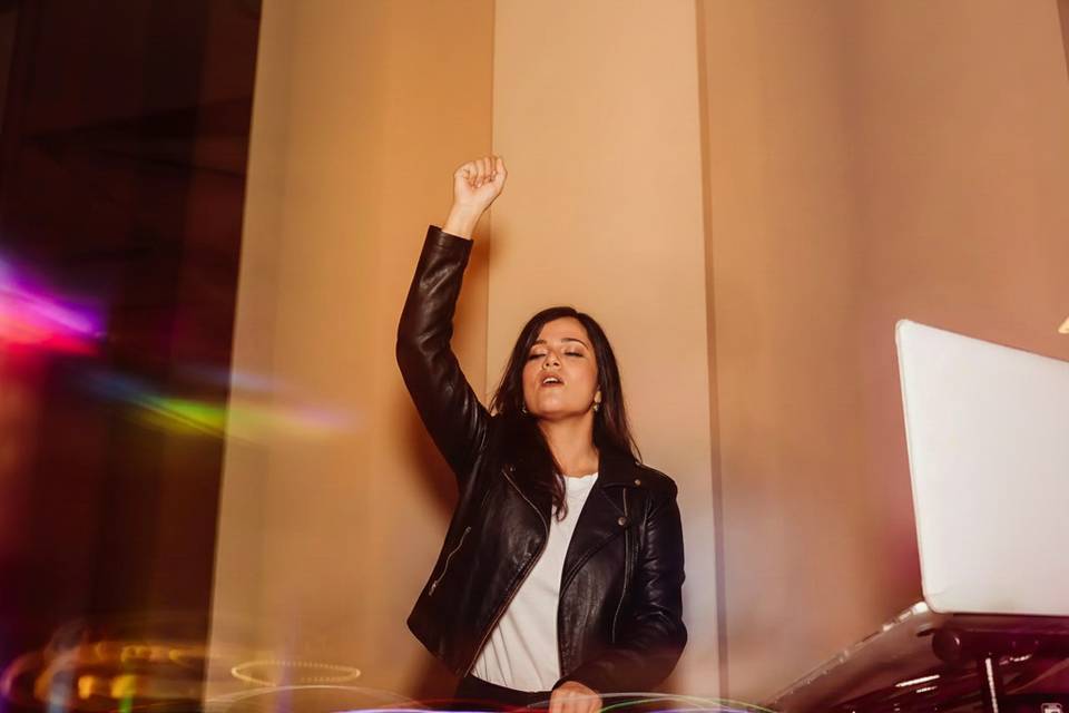 DJ Ana del Amor