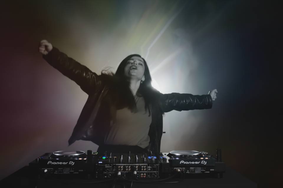 DJ Ana del Amor