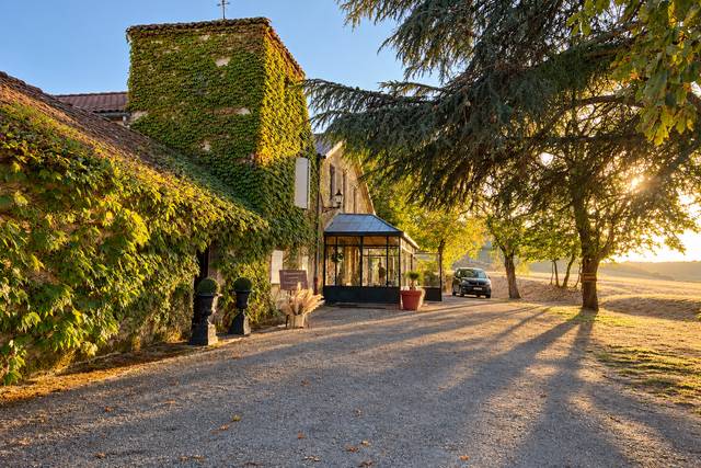Arrivée devant le domaine