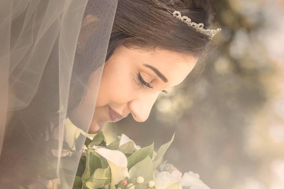 La mariée et son bouquet