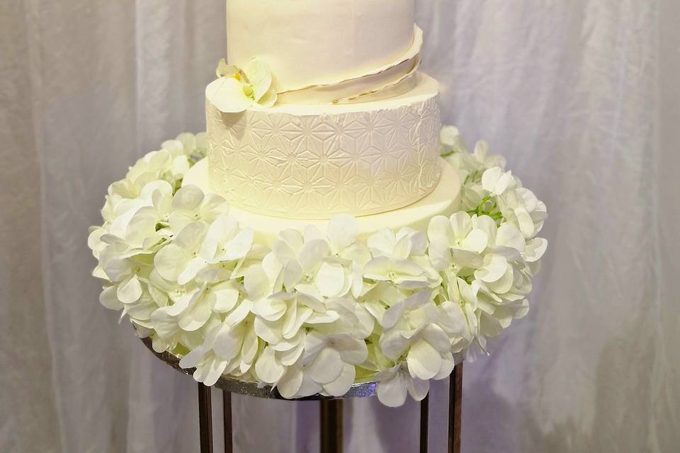 Wedding cake blanc fleuri