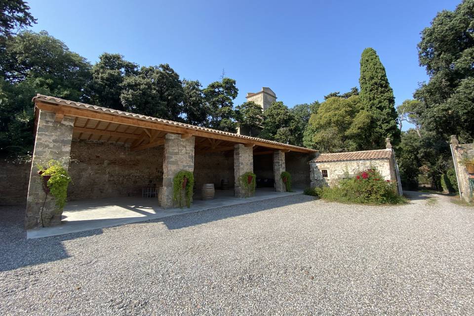 Hangar  de la cour