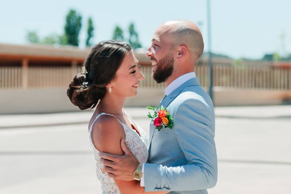 E & S