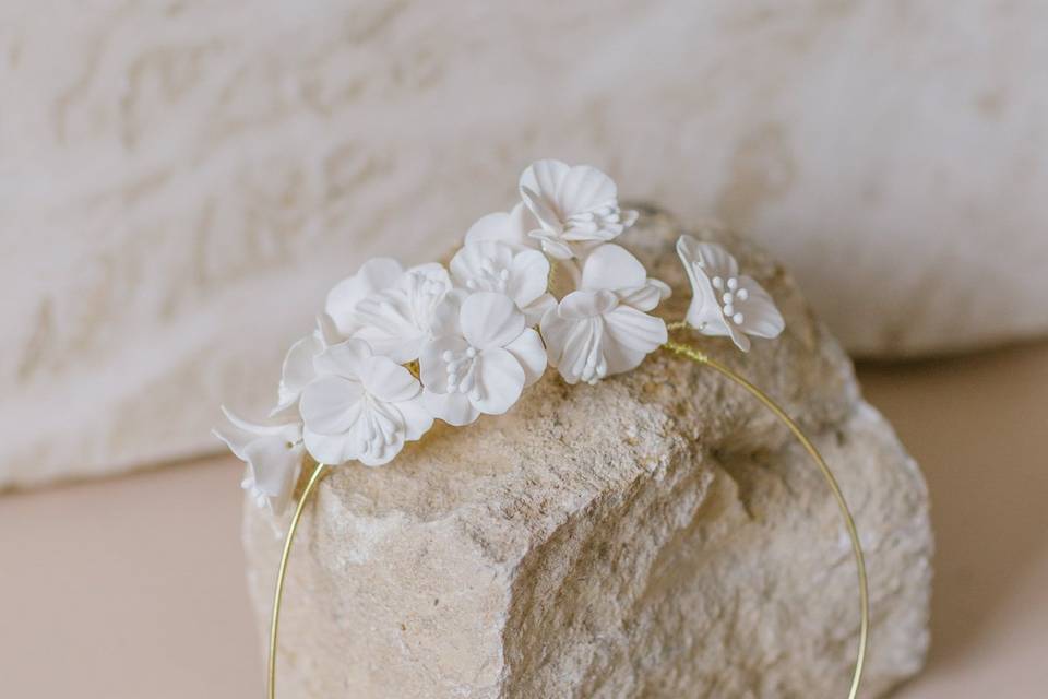 Couronne fleurs en porcelaine