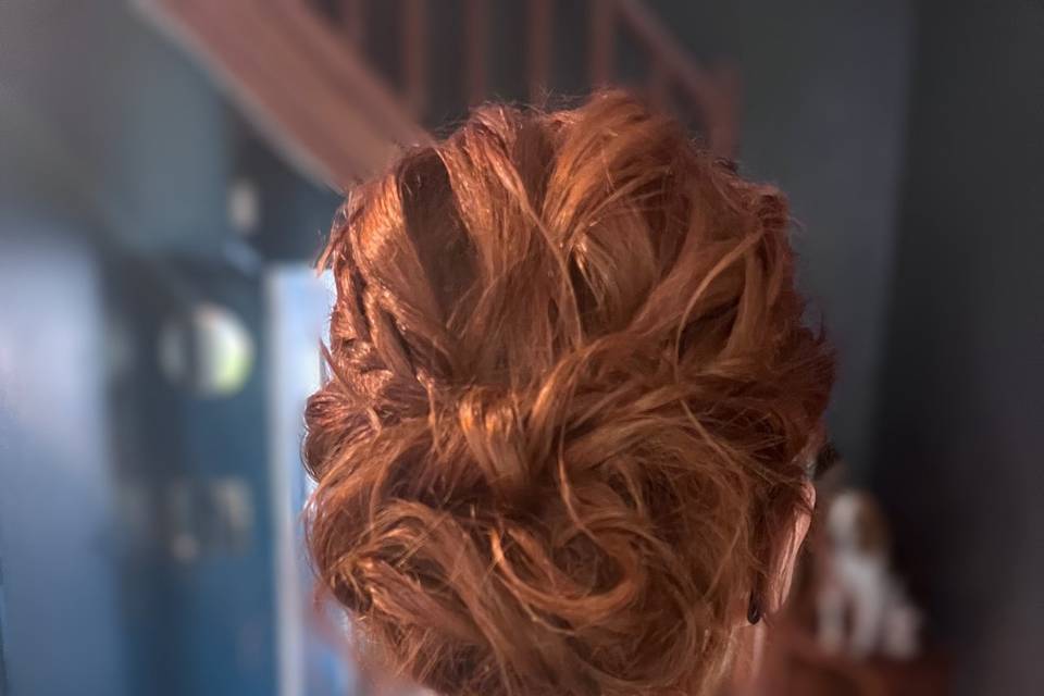 Chignon bas coiffé décoiffé